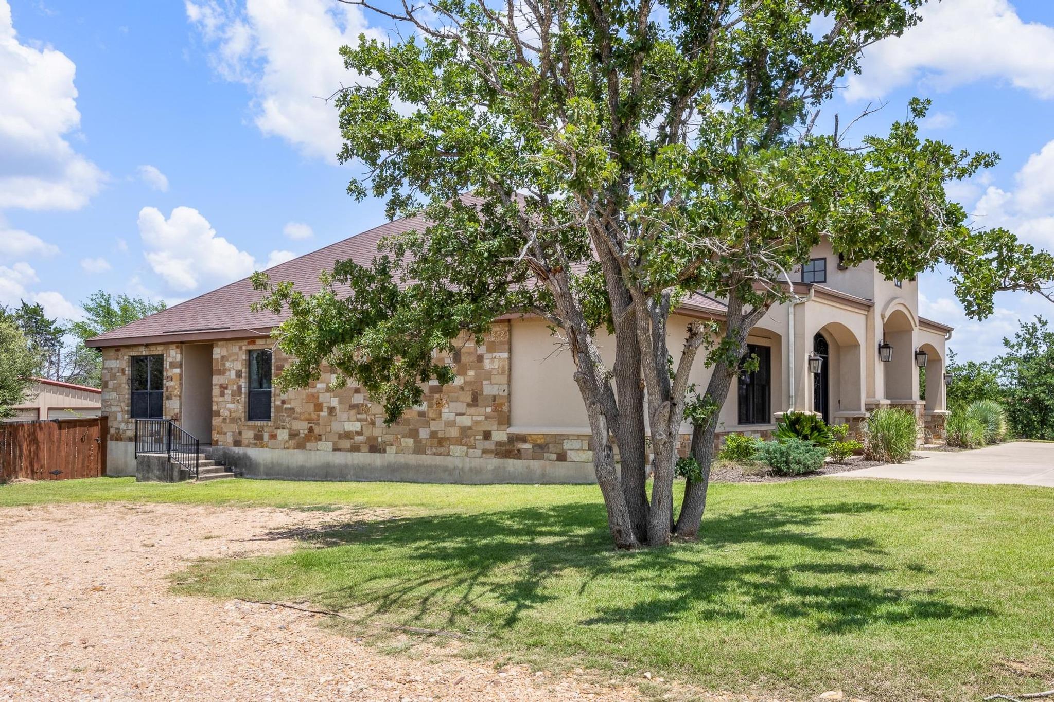 105 Applewood Drive Cedar Creek TX 78612