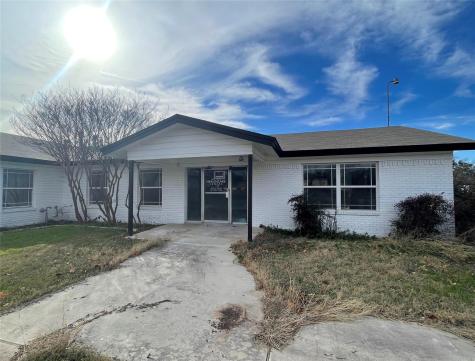 1405 W Storey Street San Saba TX 76877