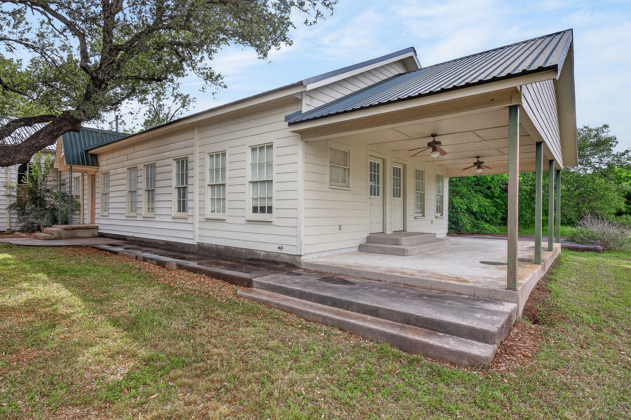 410 N West Bertram TX 78605