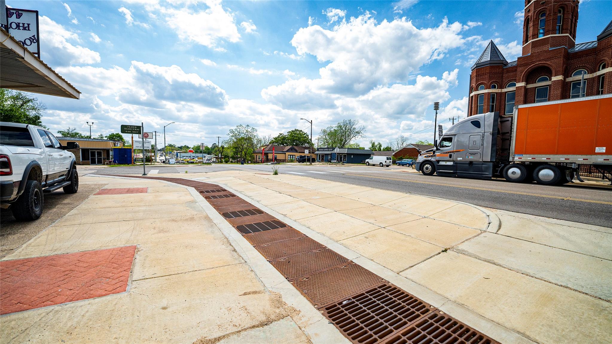 139 W Cameron Avenue Rockdale TX 76567