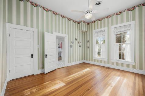 633 S Castell Avenue New Braunfels TX 78130