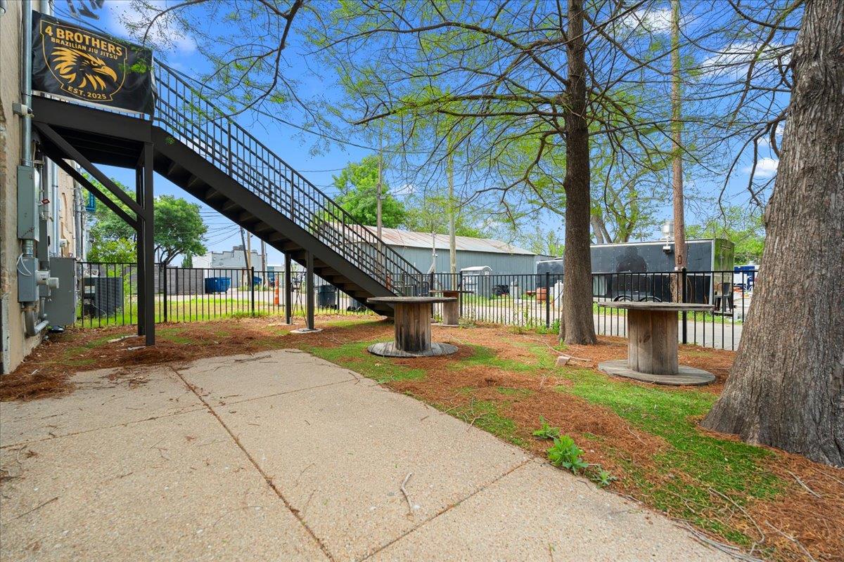 117 East Street Hutto TX 78634