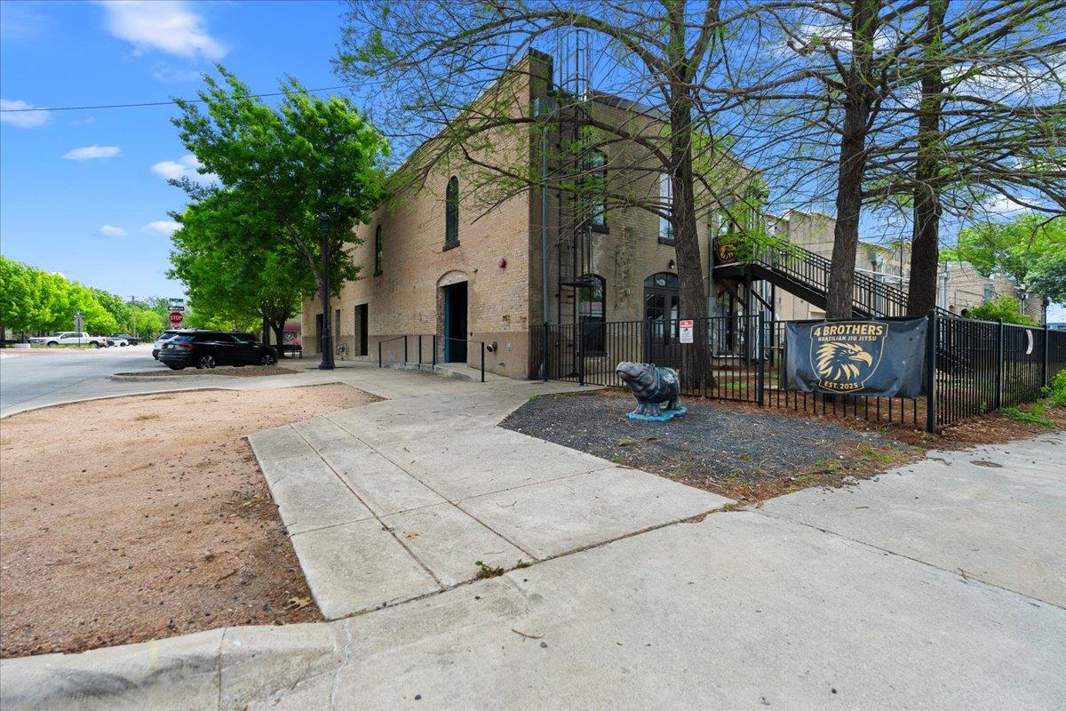 117 East Street Hutto TX 78634