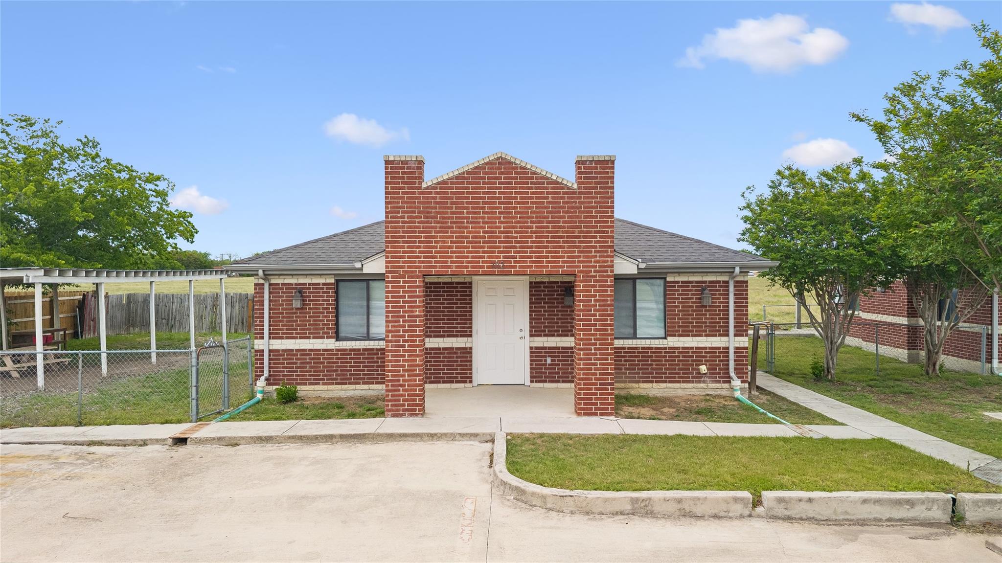 1020 S Guadalupe Street Lockhart TX 78644