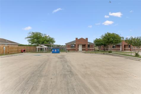 1020 S Guadalupe Street Lockhart TX 78644