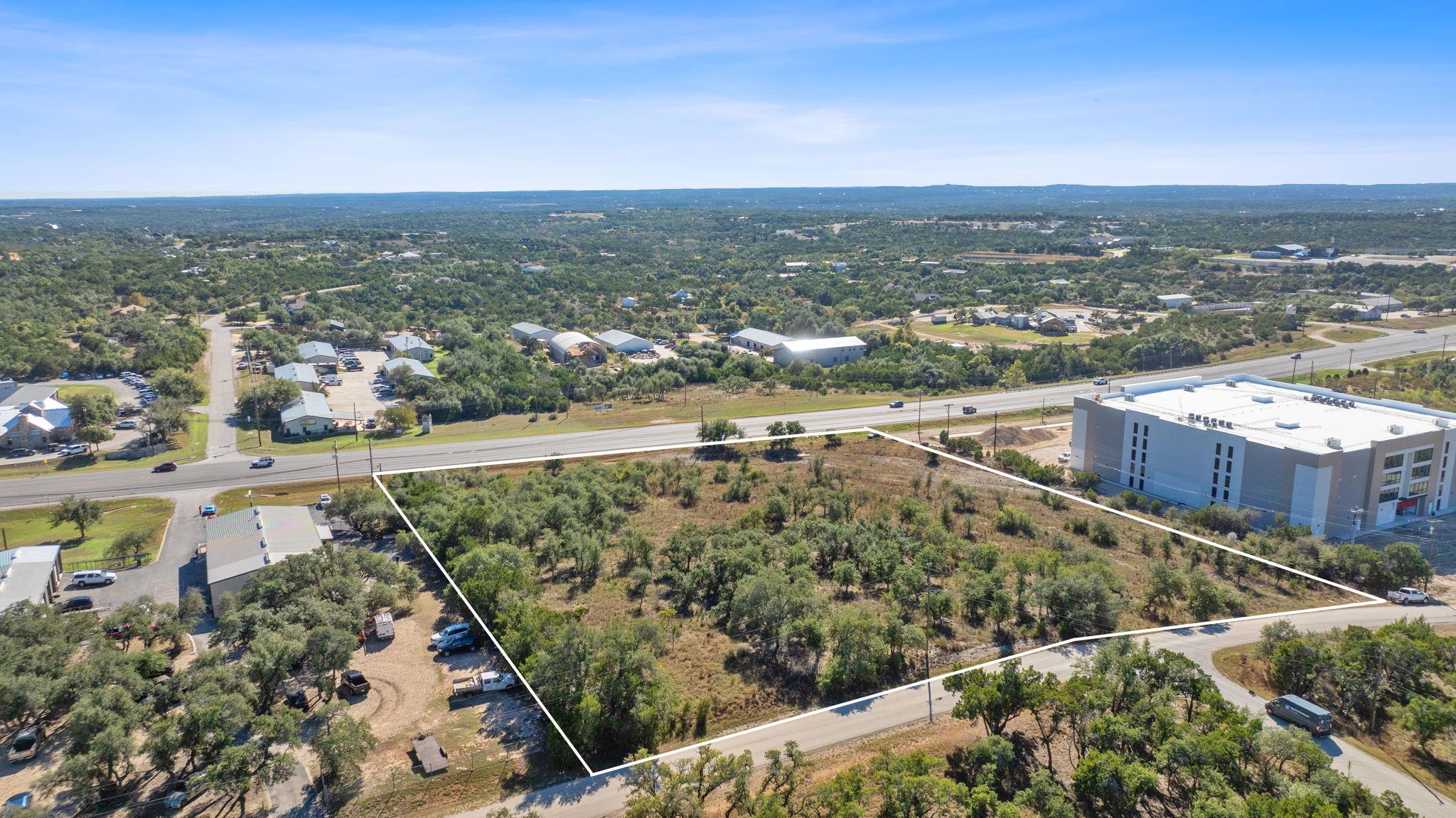 3981 & 3983 E Highway 290 Dripping Springs TX 78620