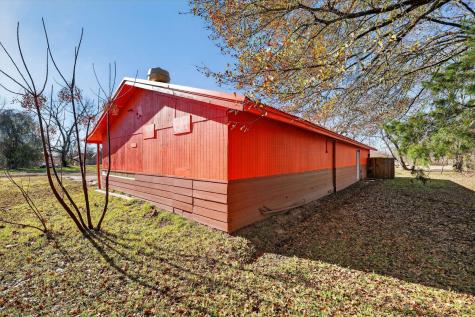 708 W 8th Street Hearne TX 77859