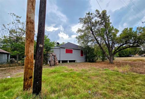 914 Porter & 901 W 5th Taylor TX 76574