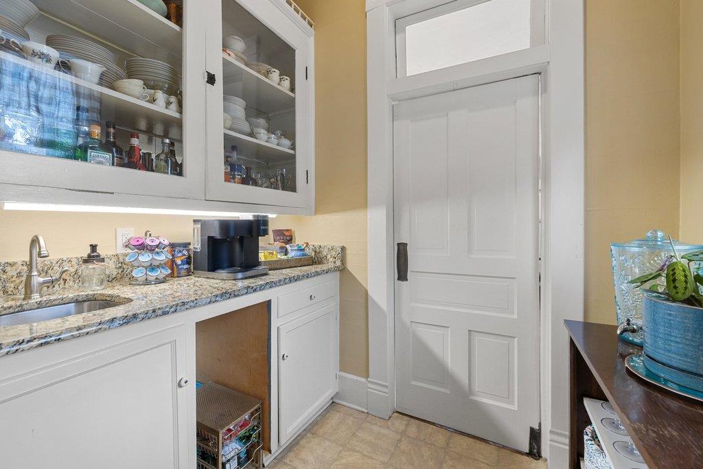 819 Hackberry Street Taylor TX 76574