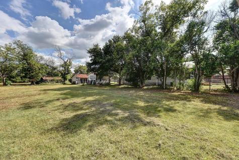 1292 N I-35 New Braunfels TX 78130