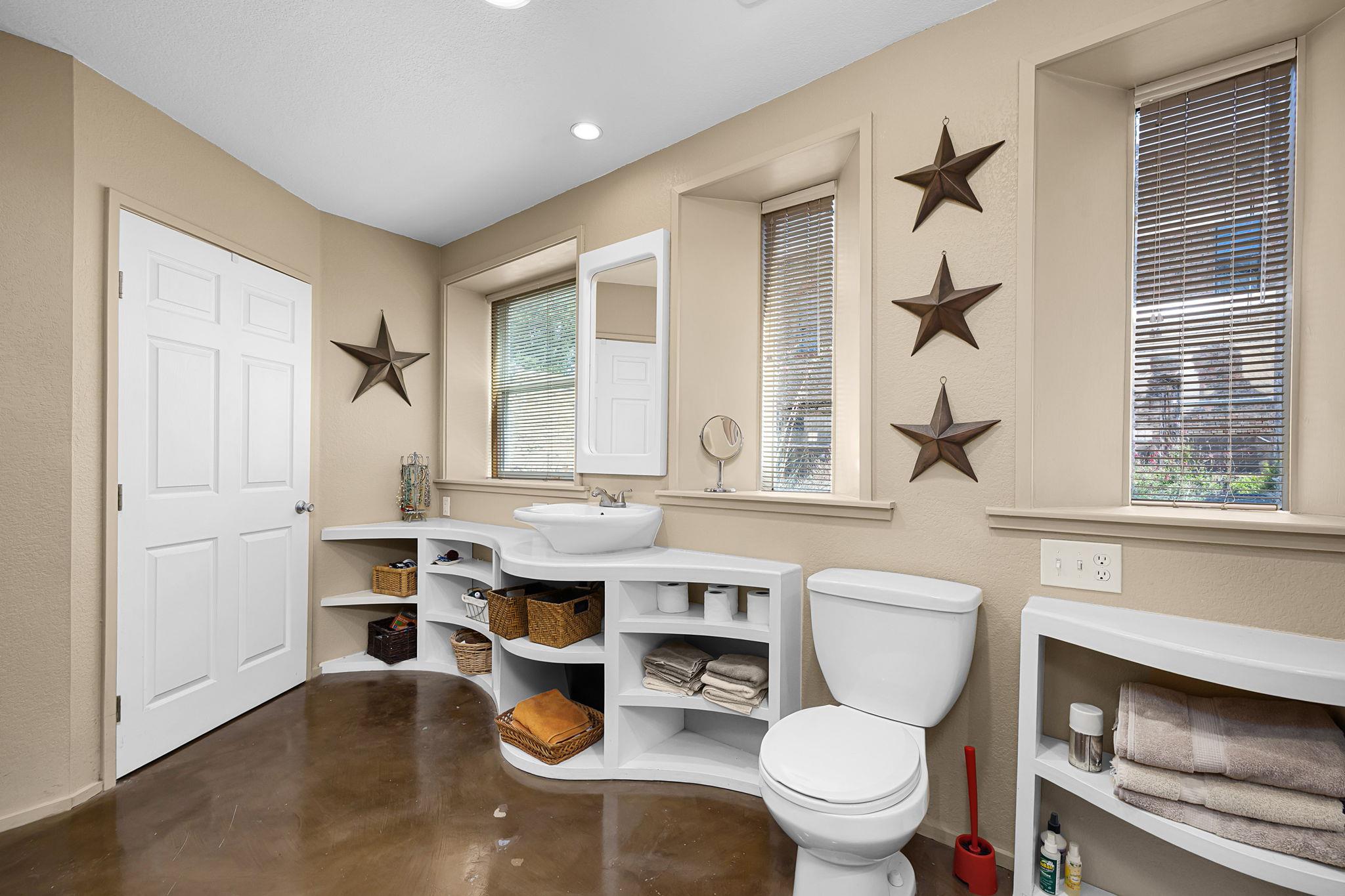 207 E Clark Street Bartlett TX 76511