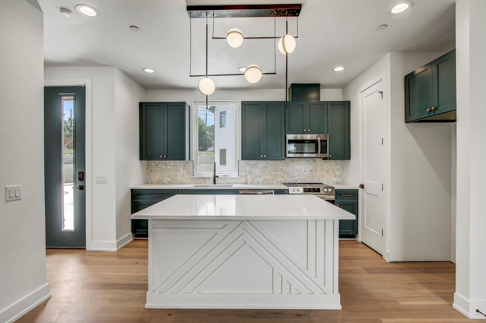 4127 E 12th Street Austin TX 78721