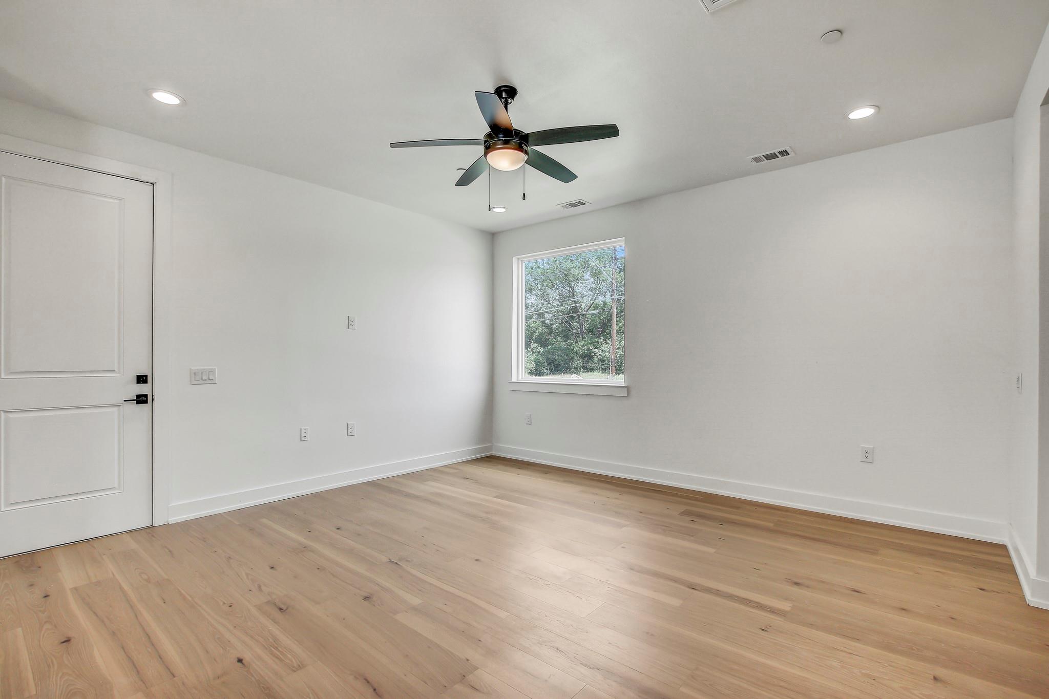 4127 E 12th Street Austin TX 78721