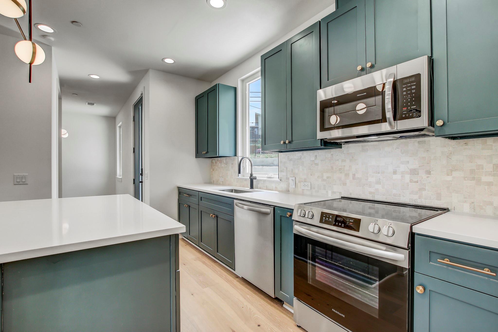 4127 E 12th Street Austin TX 78721