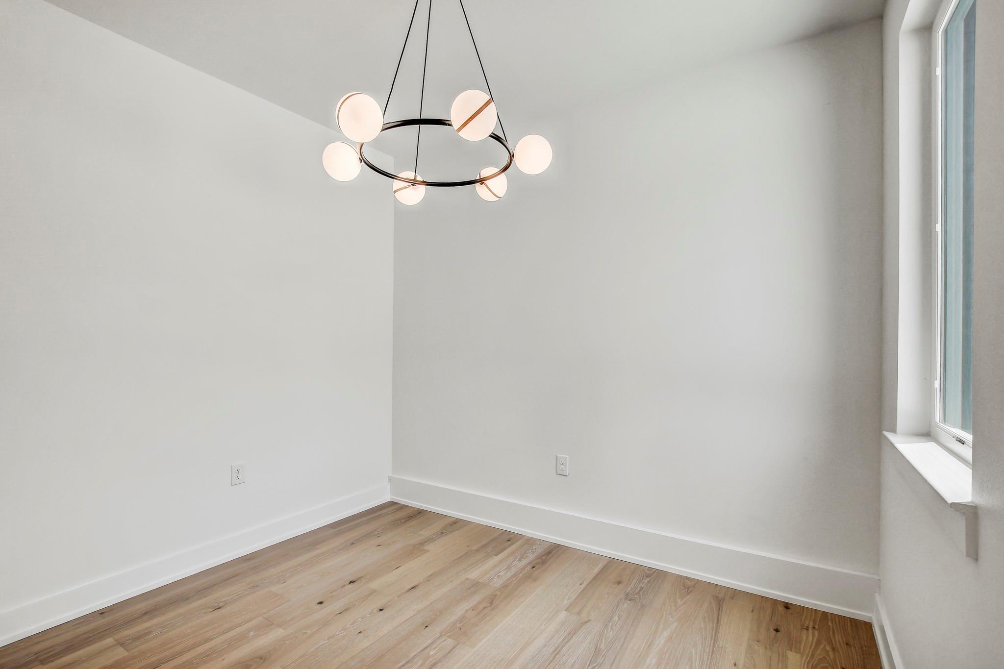 4127 E 12th Street Austin TX 78721