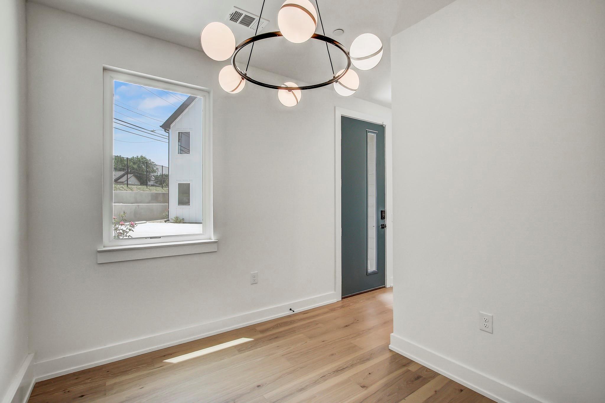 4127 E 12th Street Austin TX 78721