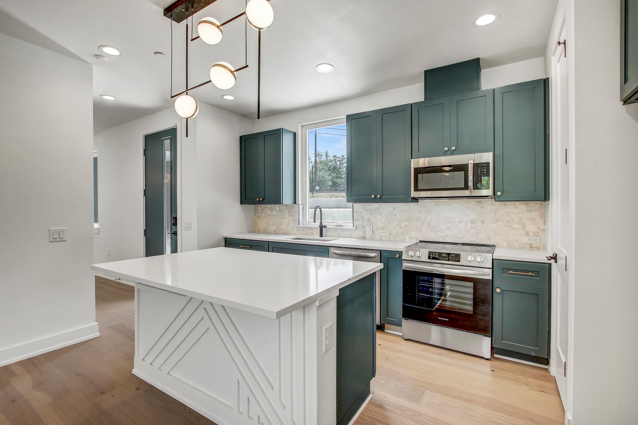 4127 E 12th Street Austin TX 78721