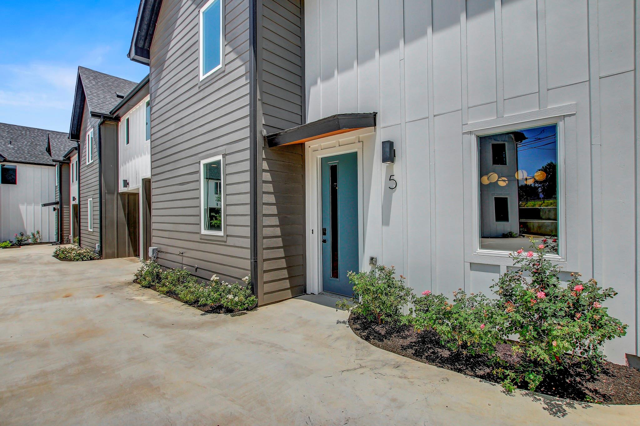 4127 E 12th Street Austin TX 78721