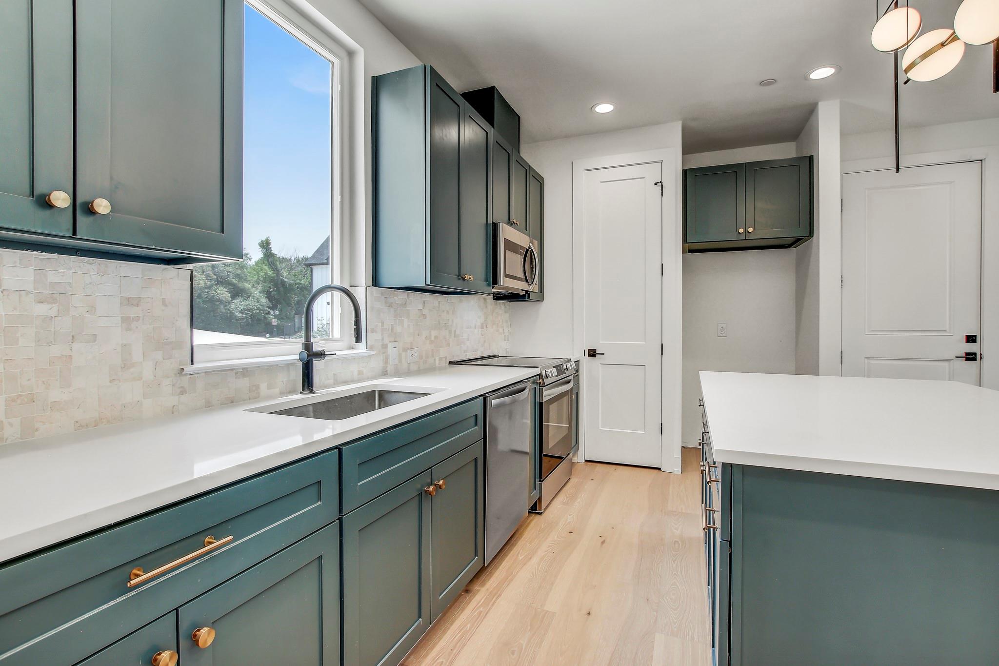 4127 E 12th Street Austin TX 78721