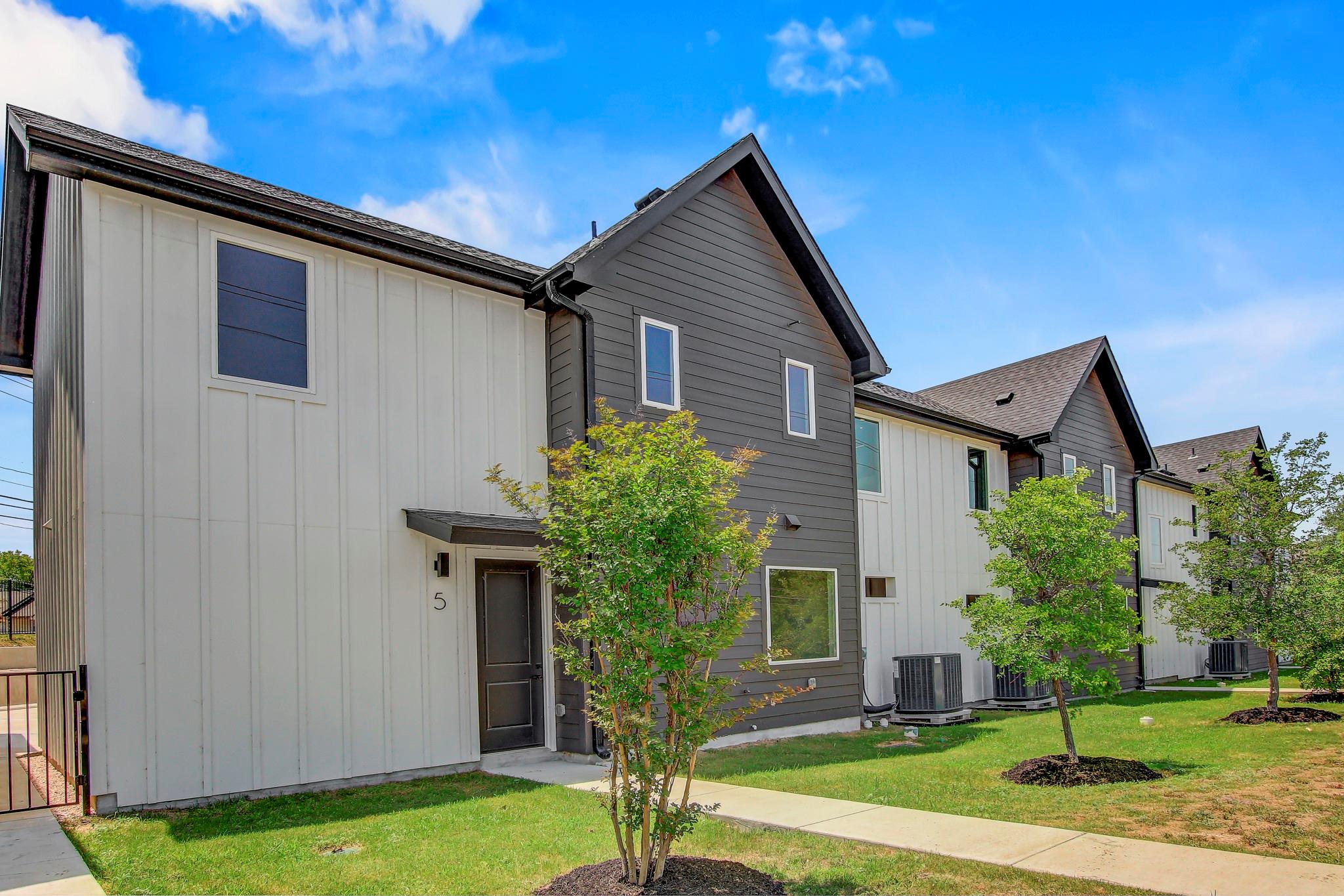 4127 E 12th Street Austin TX 78721