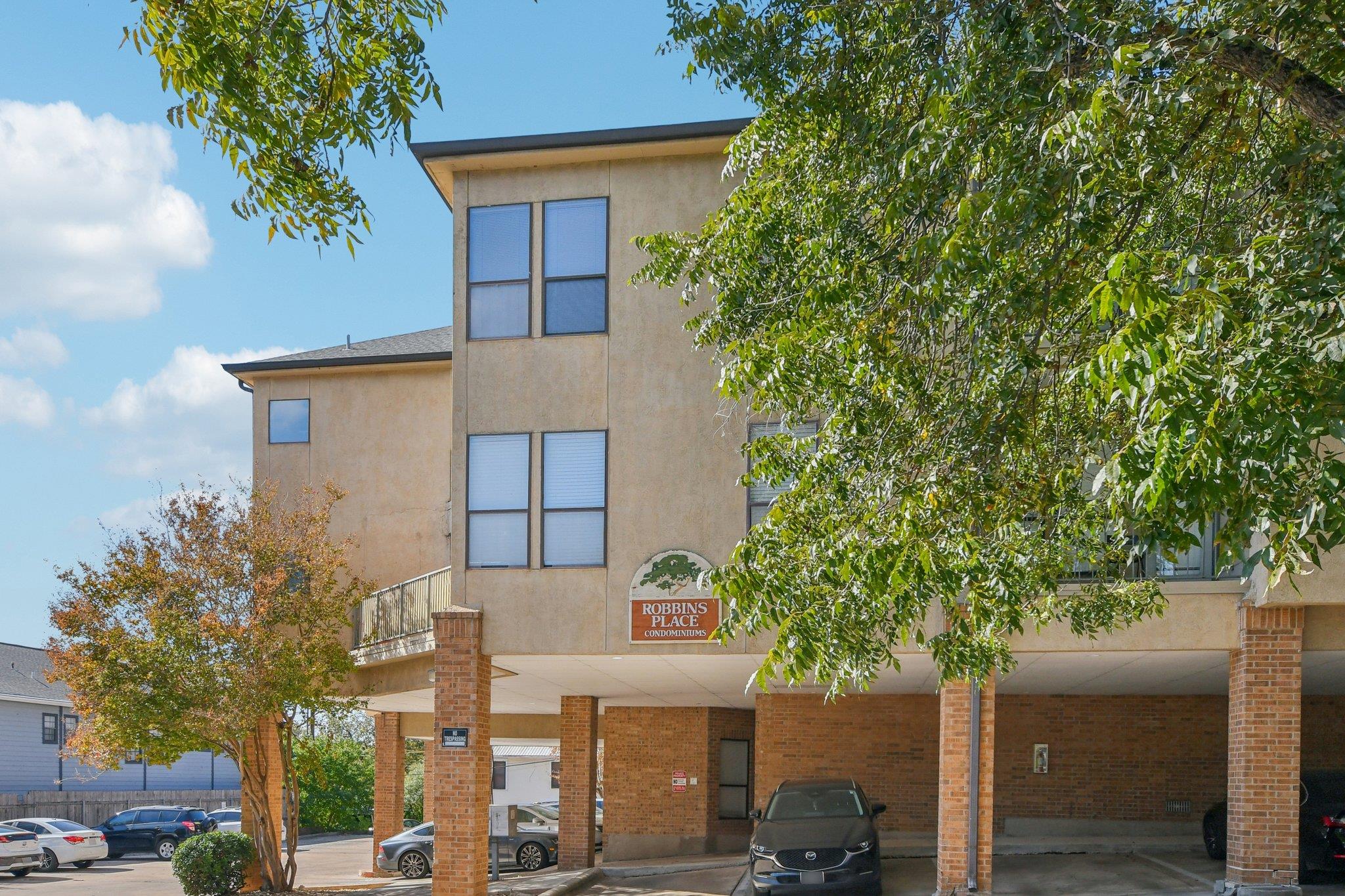 1910 Robbins Place Austin TX 78705