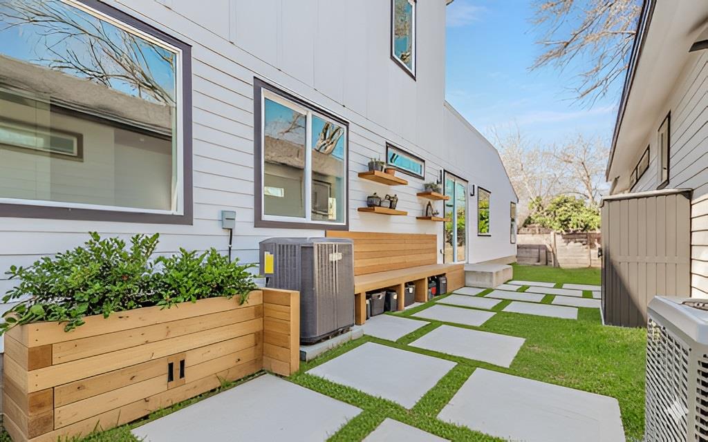 1130 Spur Street Austin TX 78721