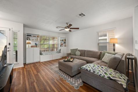 709 N Cascades Avenue Pflugerville TX 78660