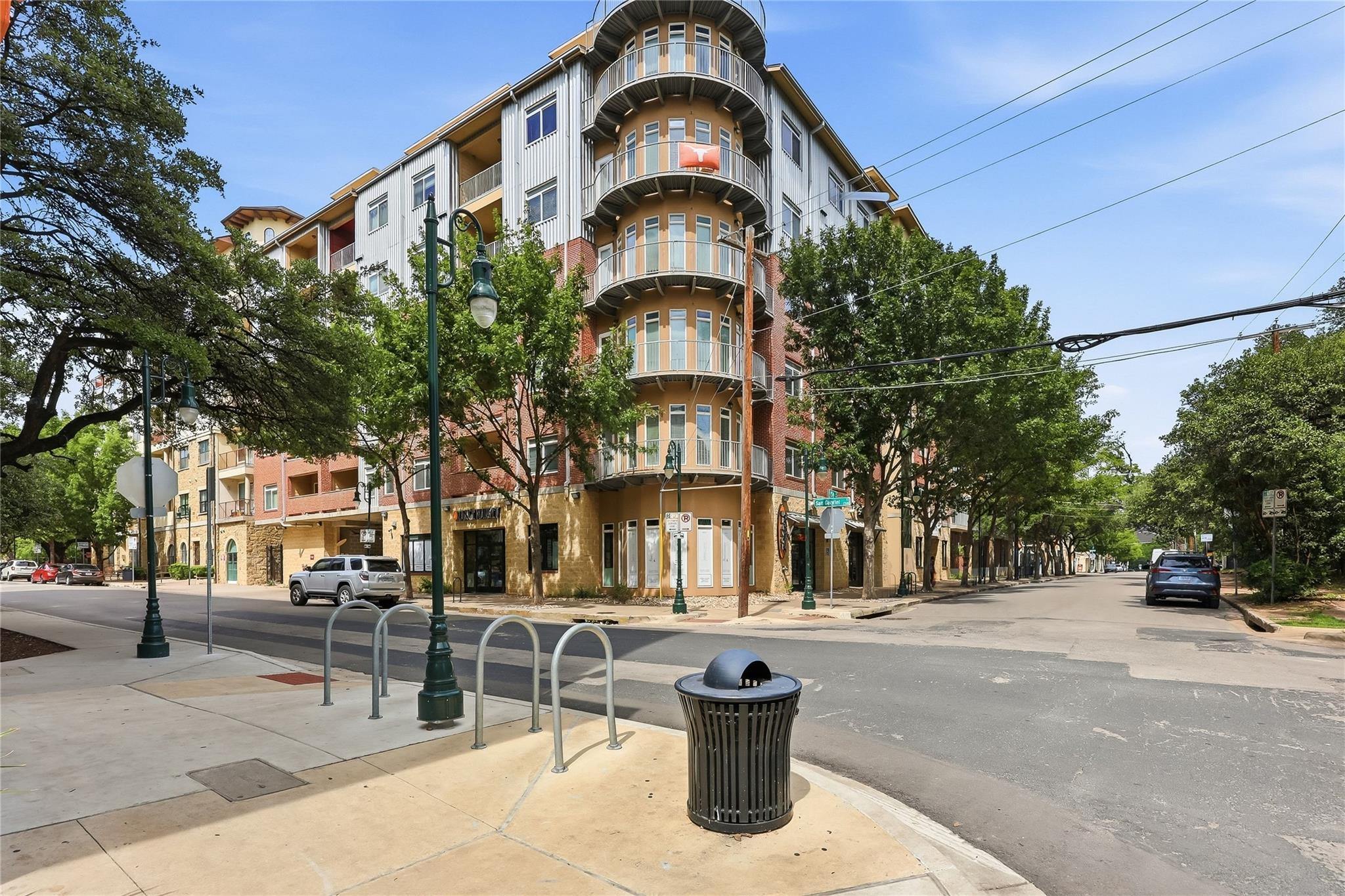 910 W 25th Street Austin TX 78705
