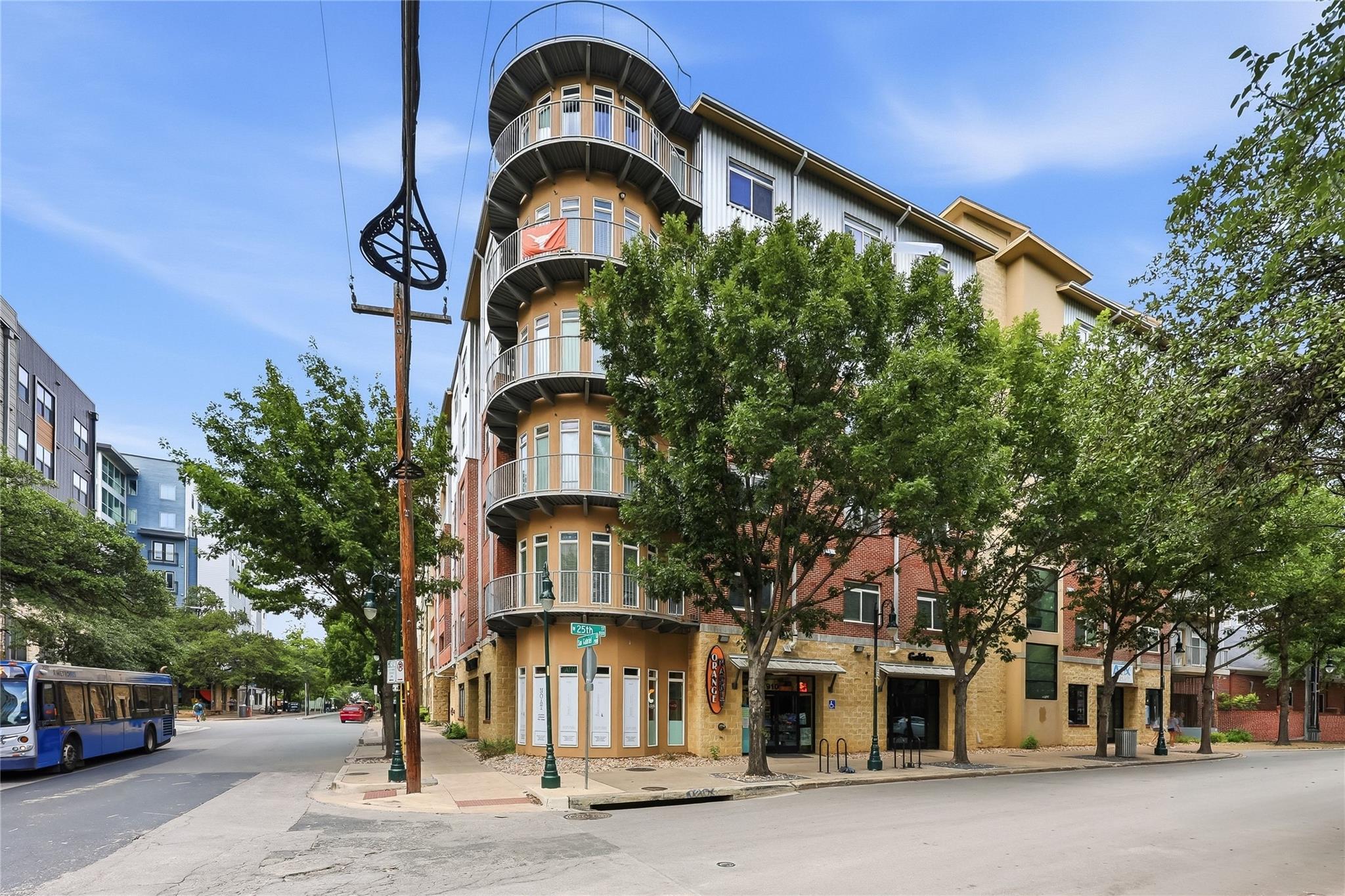 910 W 25th Street Austin TX 78705