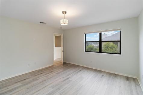 5512 Oakwood Cove Austin TX 78731