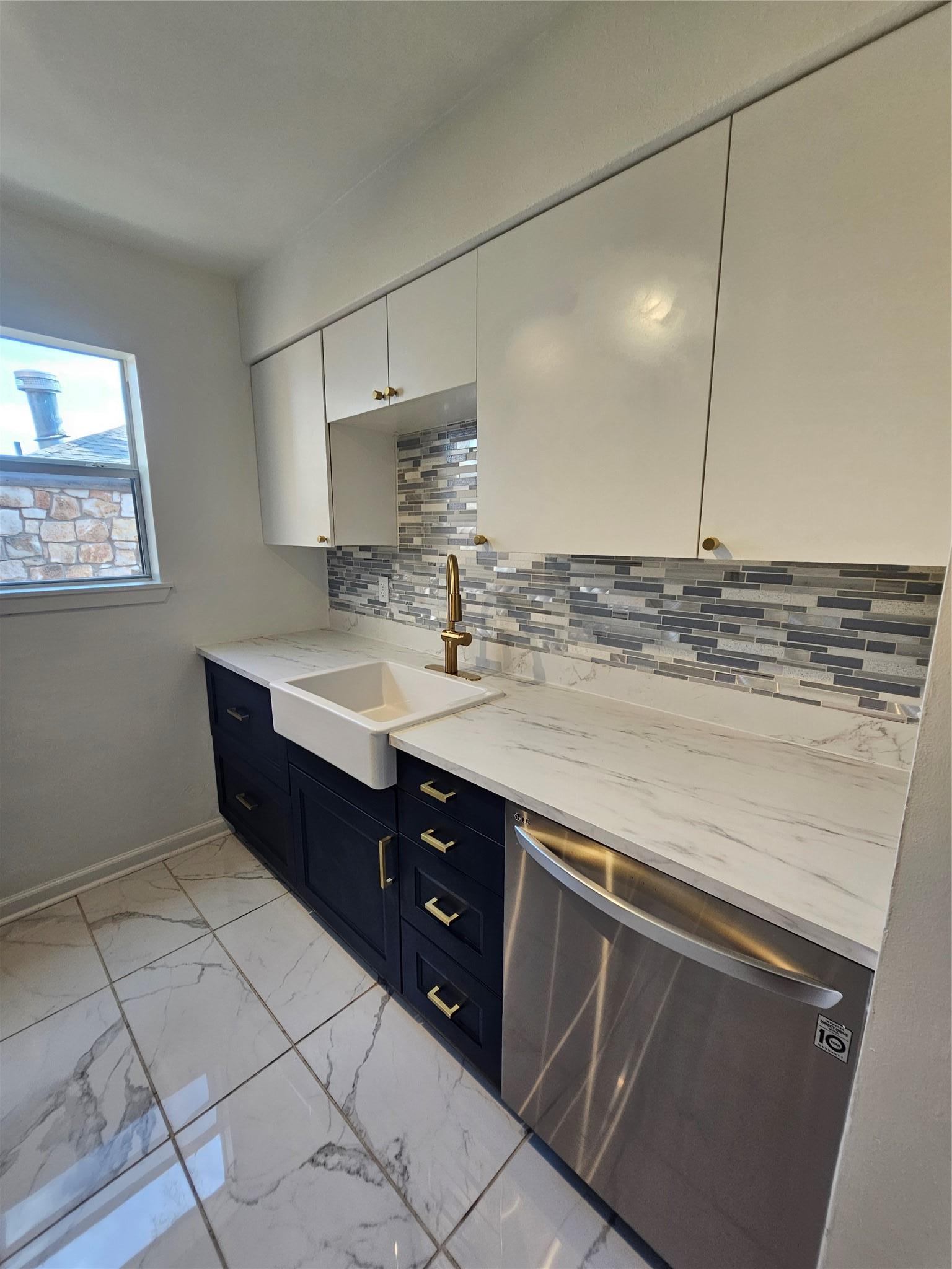 6903 Deatonhill Drive Austin TX 78745
