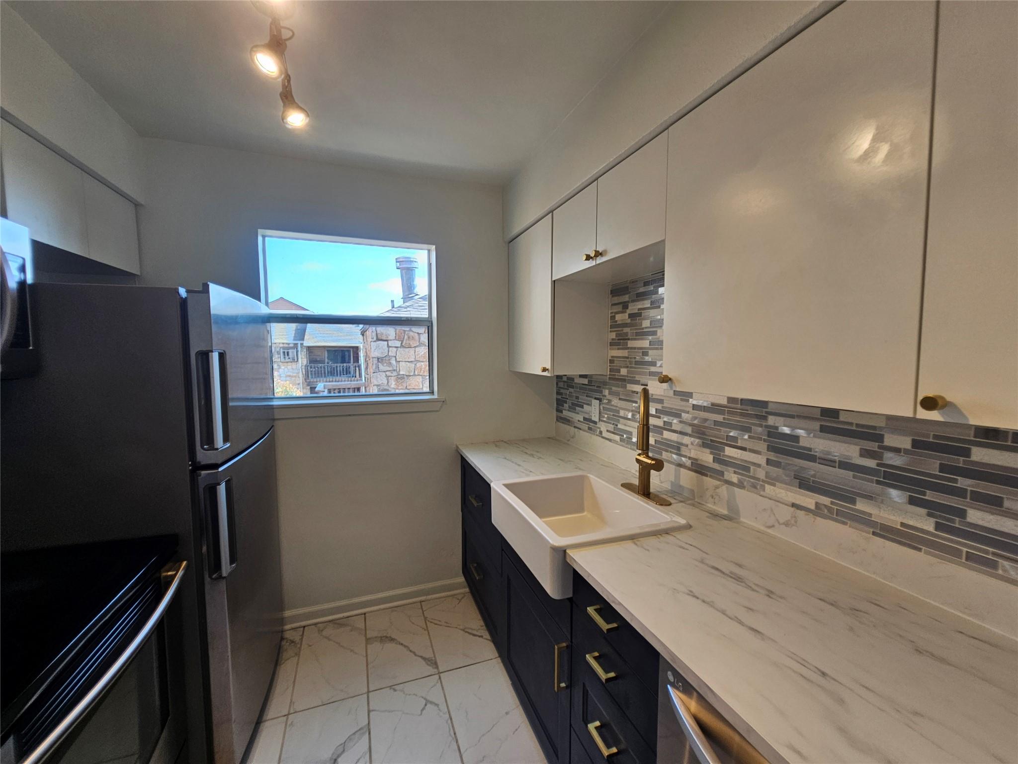 6903 Deatonhill Drive Austin TX 78745