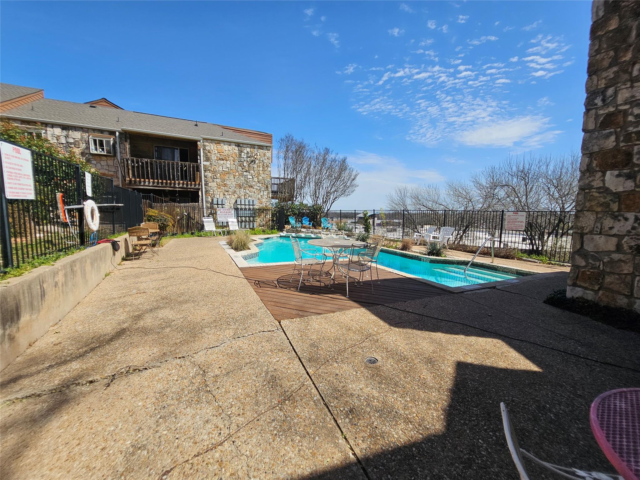 6903 Deatonhill Drive Austin TX 78745