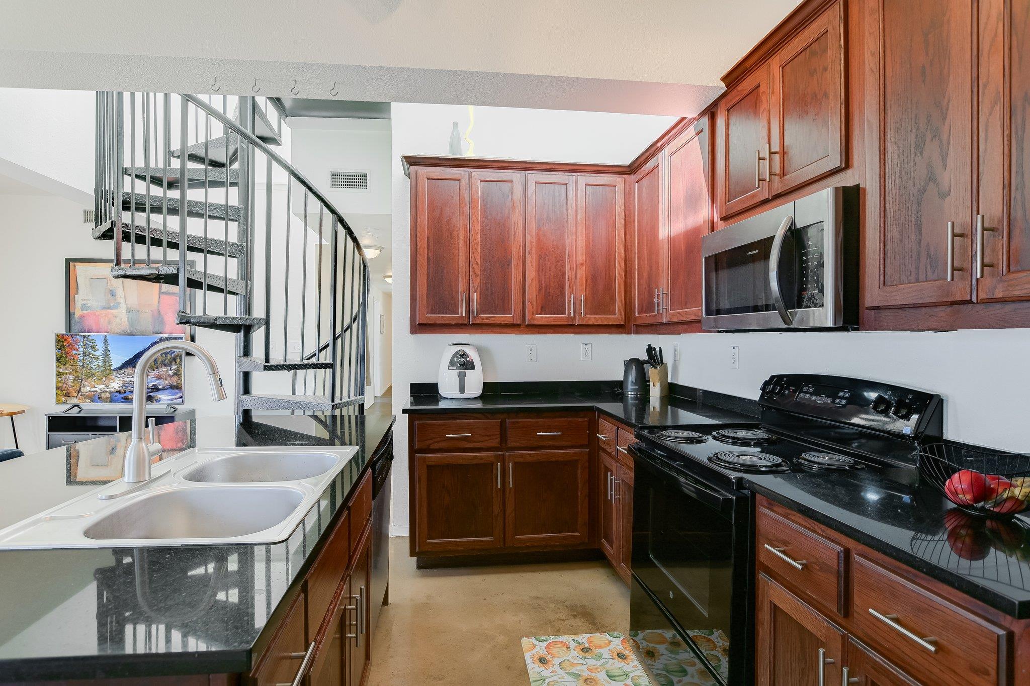 910 W 25th Street Austin TX 78705