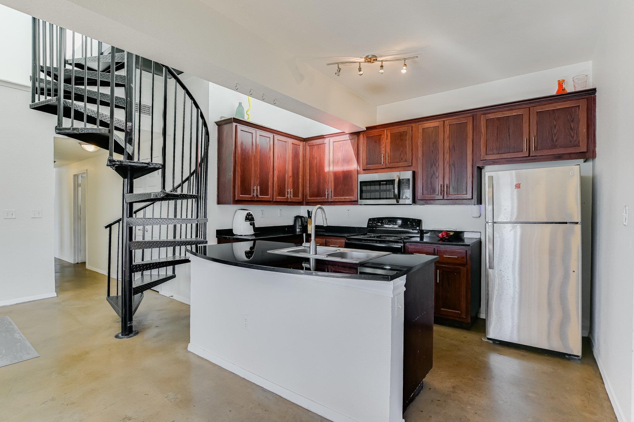 910 W 25th Street Austin TX 78705