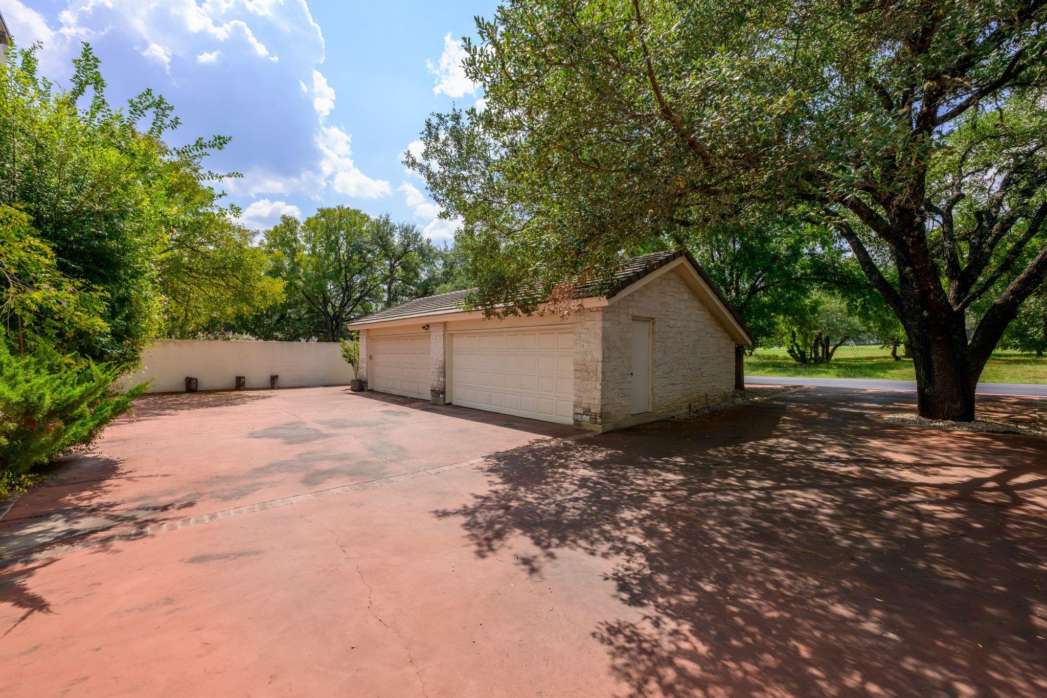1 Crystal Springs Court The Hills TX 78738