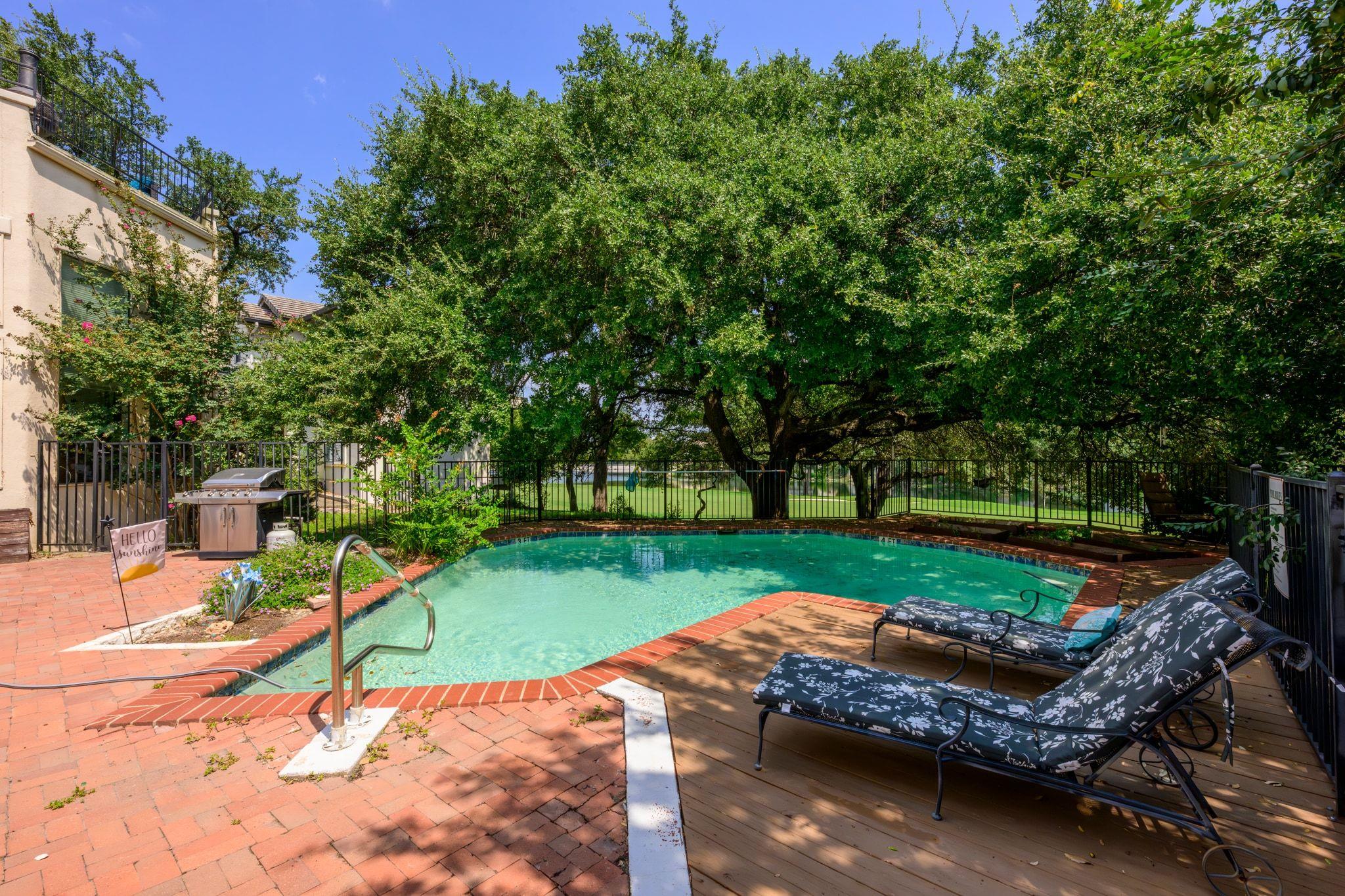 1 Crystal Springs Court The Hills TX 78738