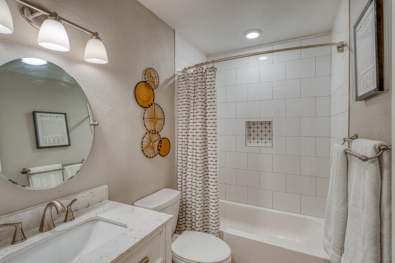 104 Cove E Horseshoe Bay TX 78657