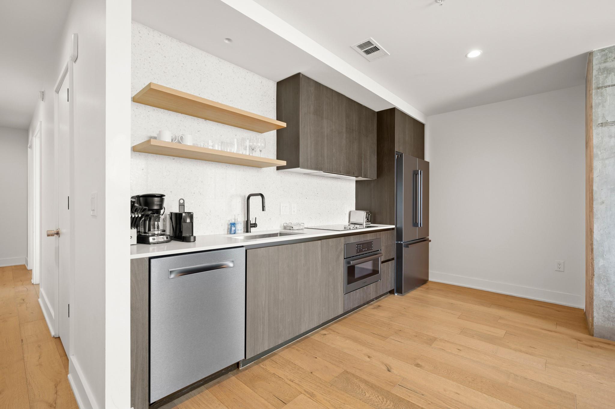 48 East Avenue Austin TX 78701