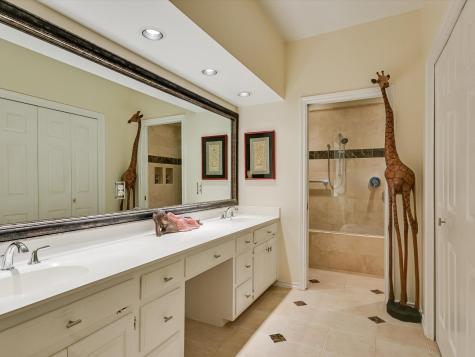 5603 Oakwood Cove Austin TX 78731
