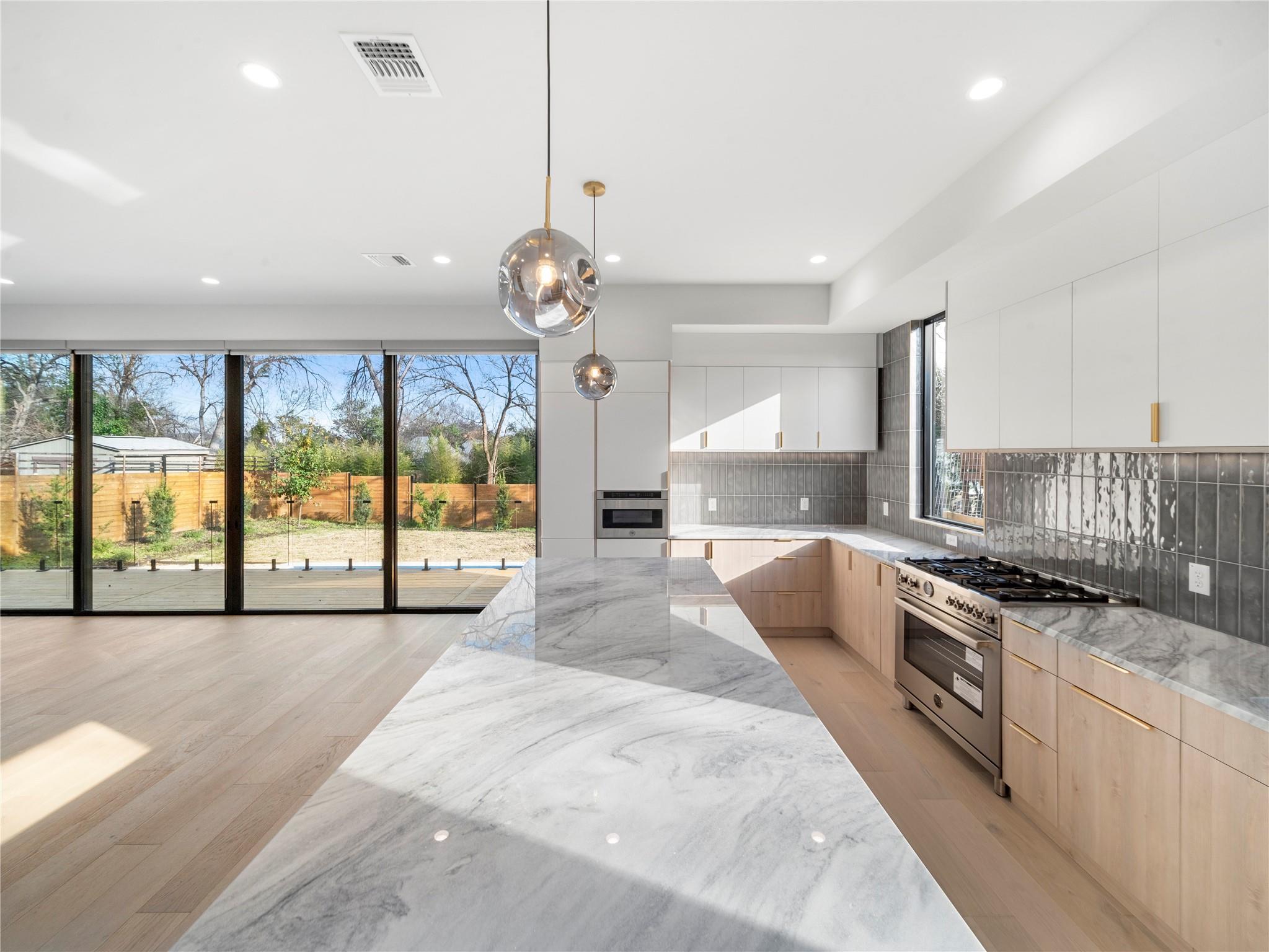 2107 Brackenridge Street Austin TX 78704