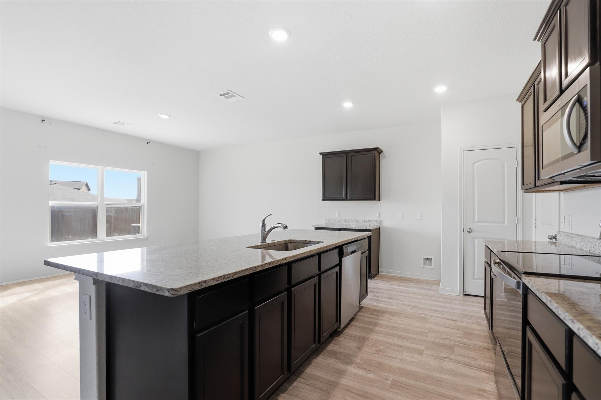 300 Hyacinth Way Jarrell TX 76537