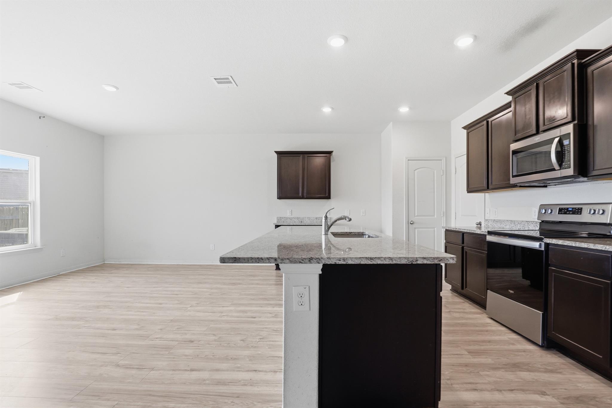 300 Hyacinth Way Jarrell TX 76537