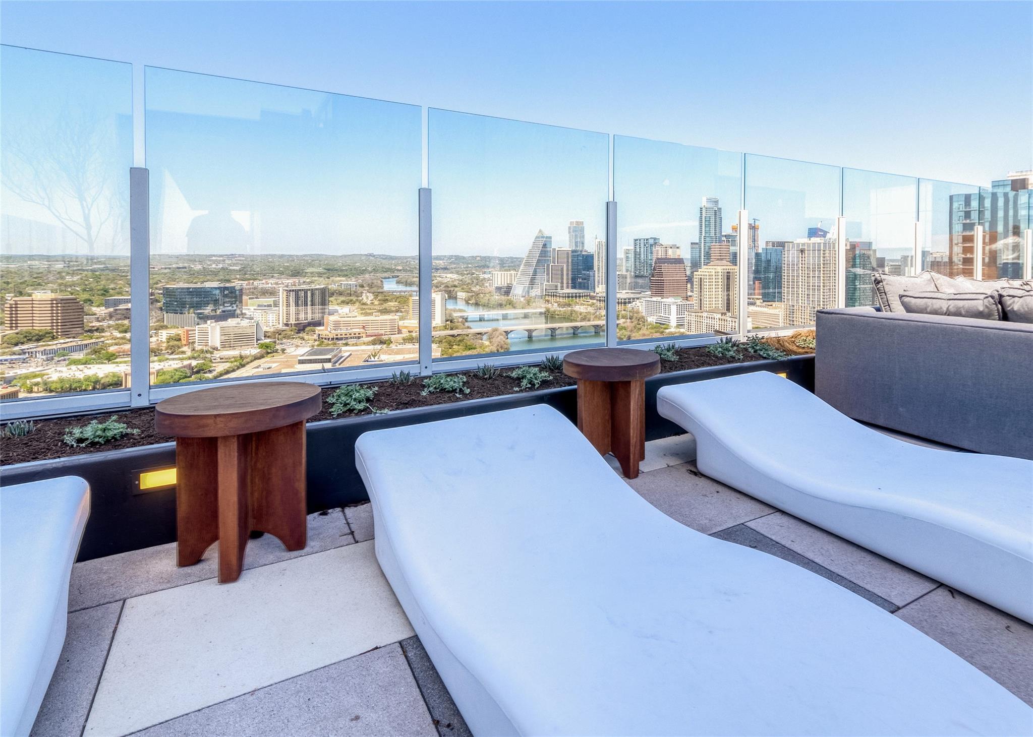 48 East Avenue Austin TX 78701