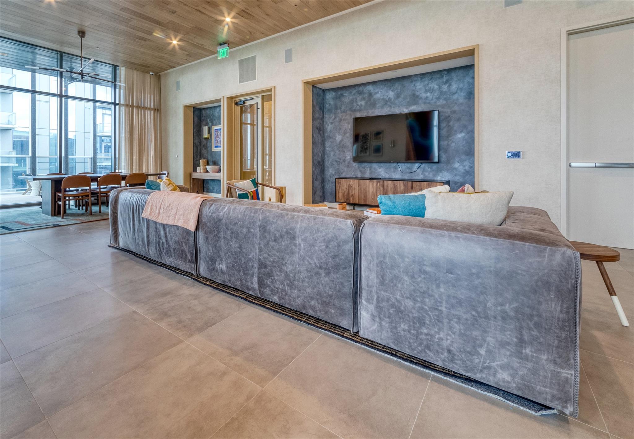 48 East Avenue Austin TX 78701