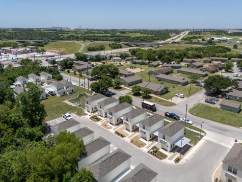 350 Debus Drive Taylor TX 76574