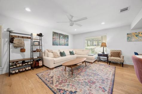 3402 Dolphin Drive Austin TX 78704