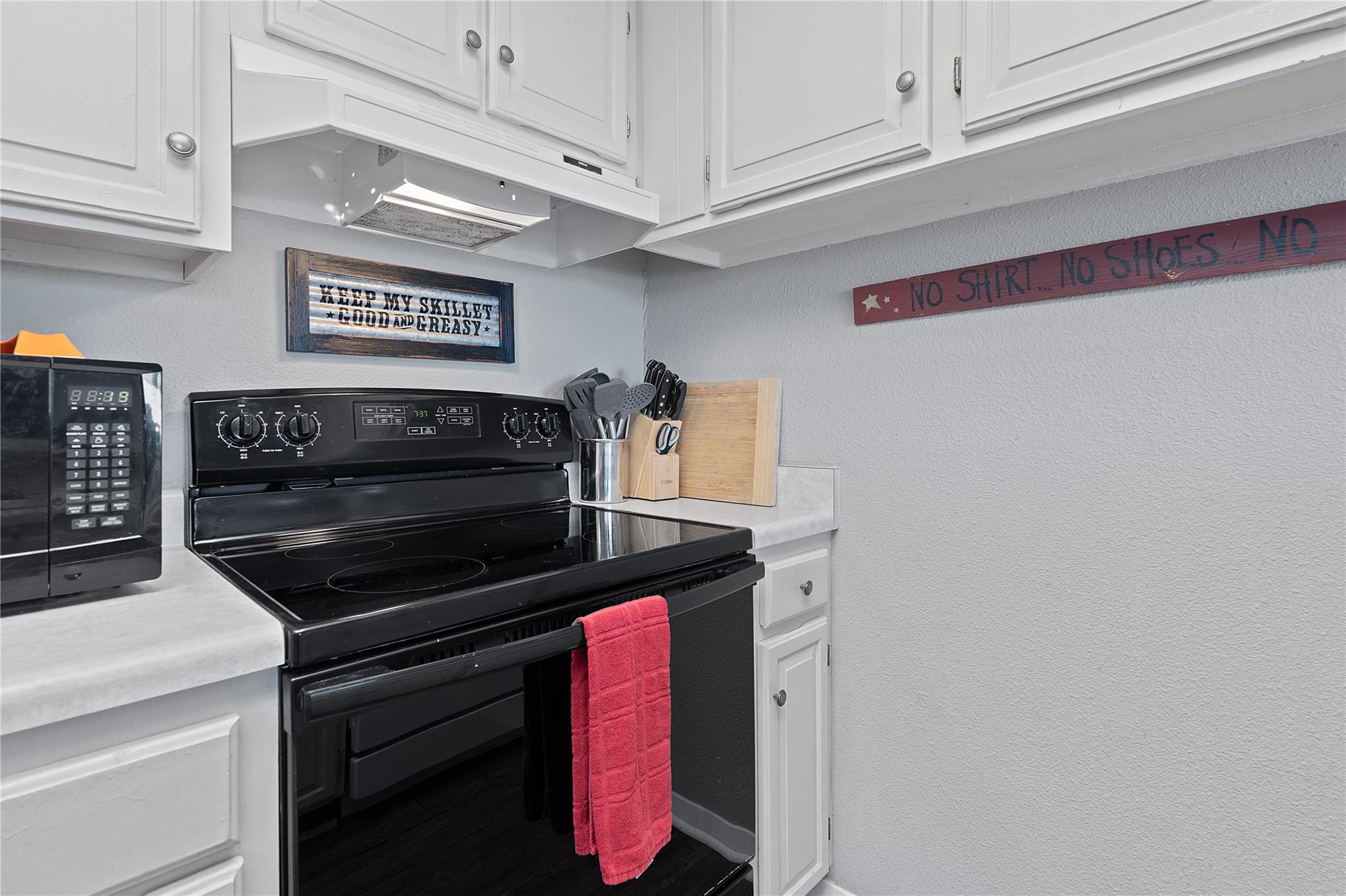 111 Comanche Point Point Venture TX 78645
