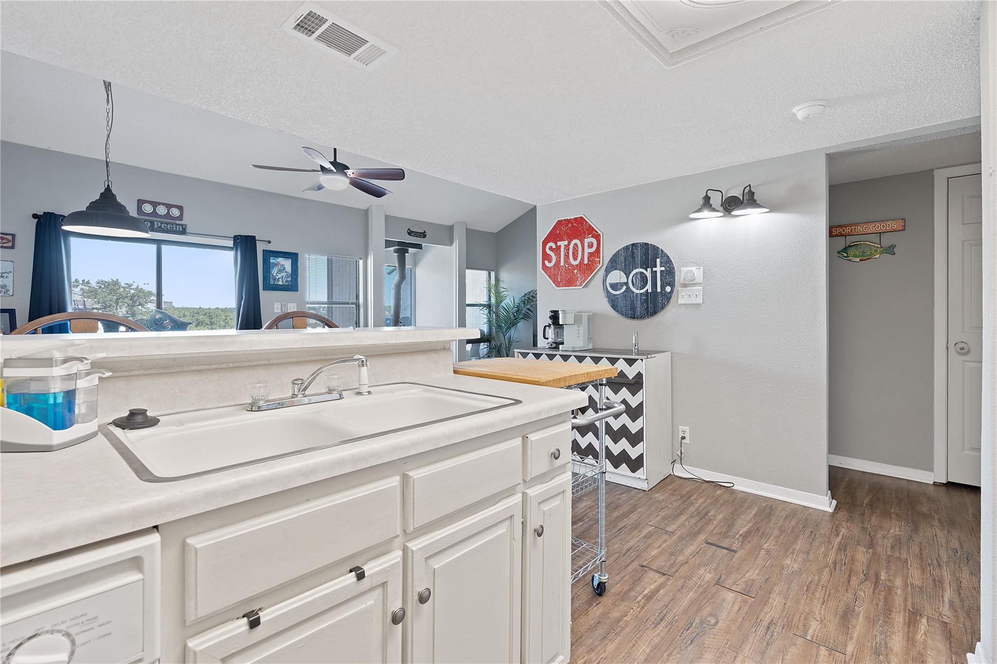 111 Comanche Point Point Venture TX 78645