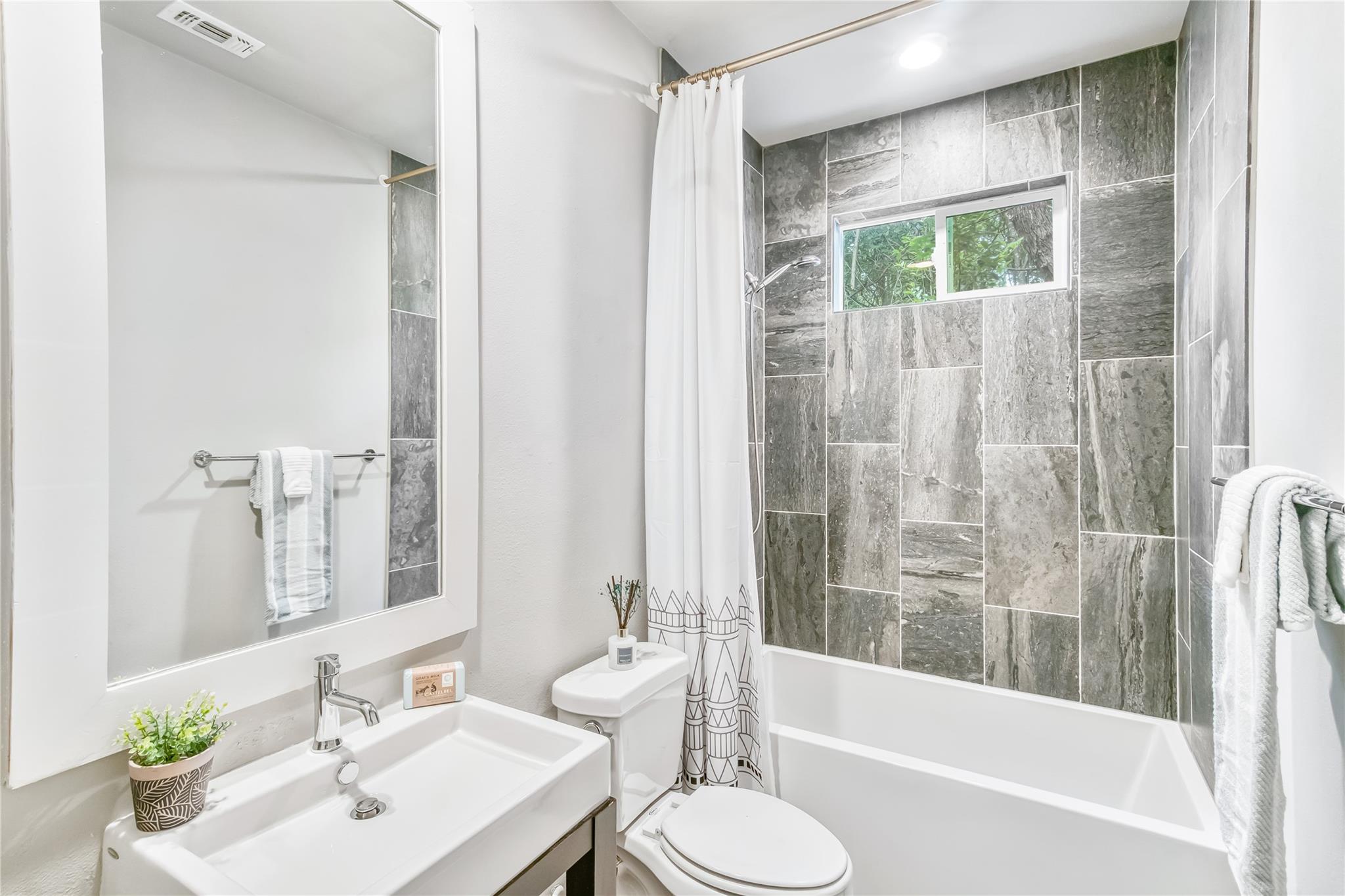 3913 Valley View Road Austin TX 78704